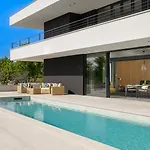 Beautiful She Luxury With View In Groznjan