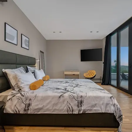 Beautiful She Luxury With View In Groznjan Boskari