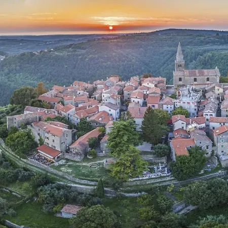 Beautiful She Luxury With View In Groznjan