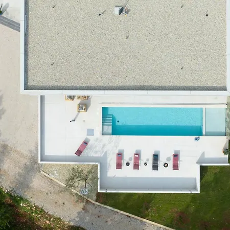 Beautiful She Luxury With View In Groznjan Villa