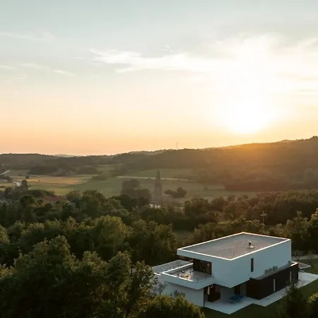 Beautiful She Luxury With View In Groznjan Villa