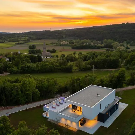 Beautiful She Luxury With View In Groznjan *