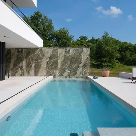 Beautiful She Luxury With View In Groznjan فيلة