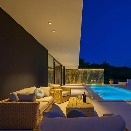 Beautiful She Luxury With View In Groznjan فيلة Sterna