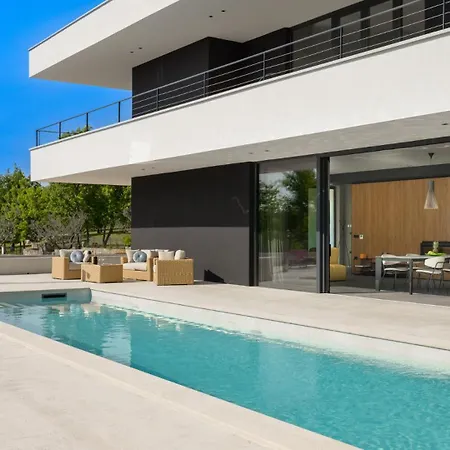 Beautiful She Luxury With View In Groznjan *