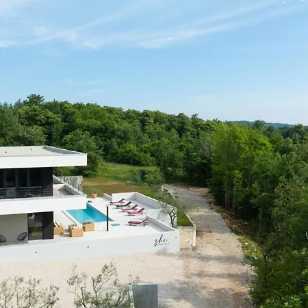 Beautiful She Luxury With View In Groznjan *