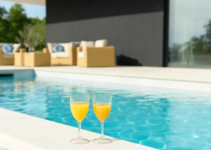 Beautiful She Luxury With View In Groznjan * Sterna