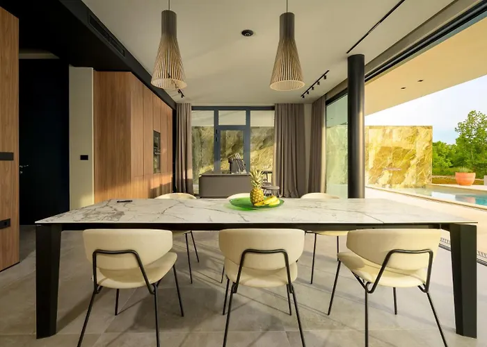 Beautiful She Luxury With View In Groznjan *