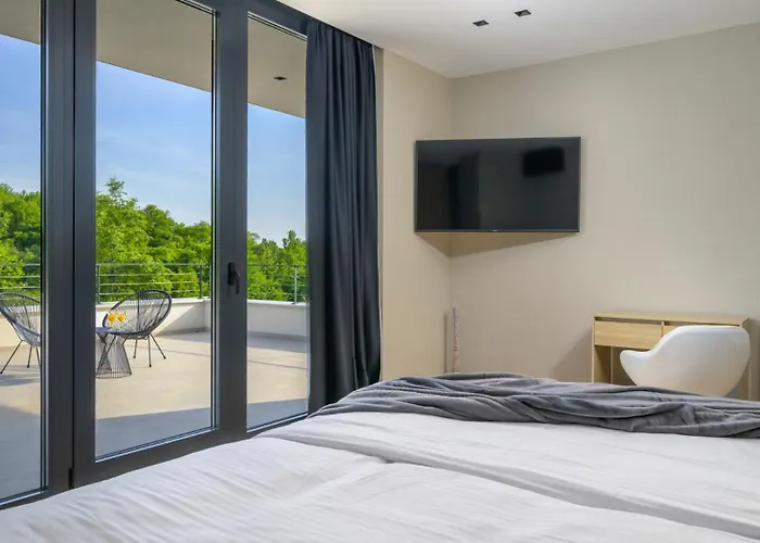Beautiful She Luxury With View In Groznjan Sterna